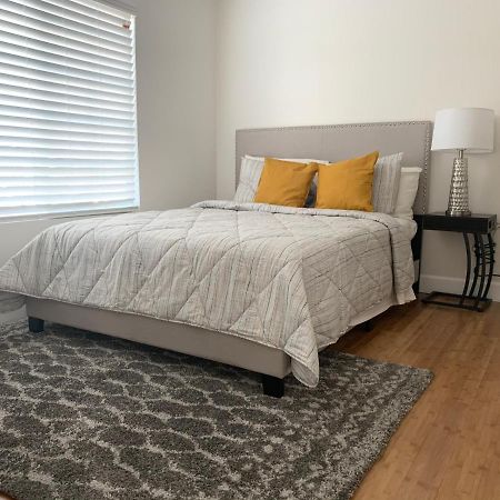 Gated Contemporary 3 Bedroom - 2 Bathroom Home In South La Plus Parking Los Angeles Kültér fotó