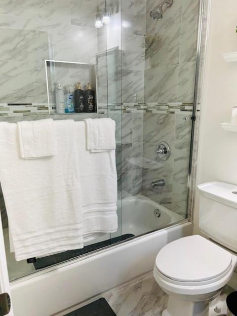 Gated Contemporary 3 Bedroom - 2 Bathroom Home In South La Plus Parking Los Angeles Kültér fotó